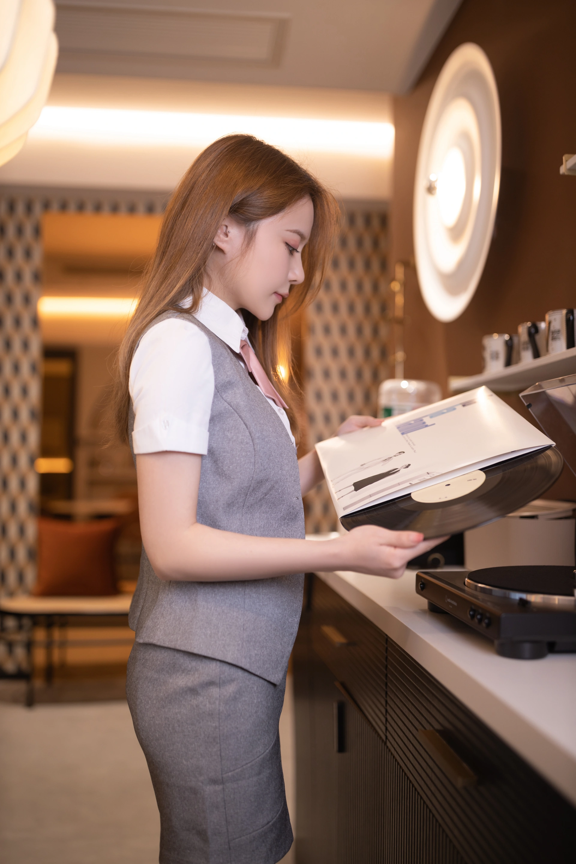 0029 秀人名模鱼子酱Fish内部私购未上架《透明人》写真 2